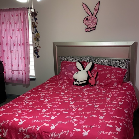 PLAYBOY BED SET - Picture 2 of 6